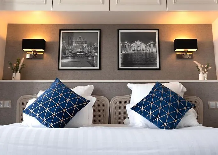 Hotel Grand De La Reine - Place Stanislas 4*