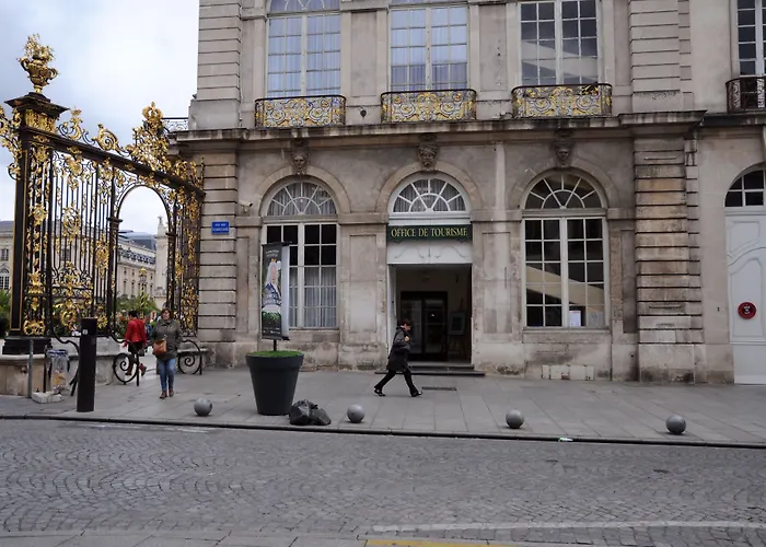 Grand De La Reine - Place Stanislas Нанси